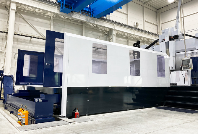 門型五面加工機(彩都事業所)