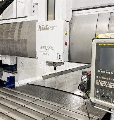 門型五面加工機(彩都事業所)